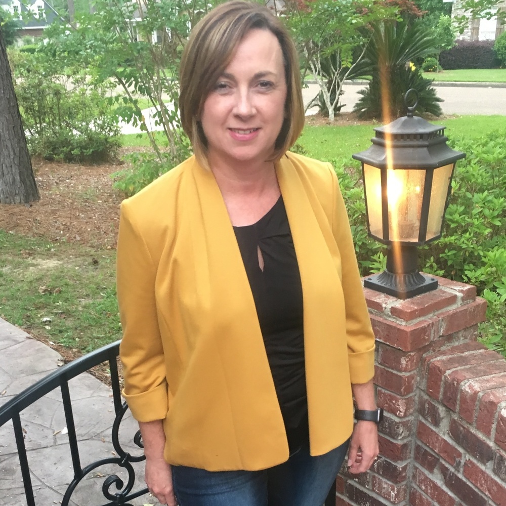 Meet your Posher, Dee Dee!